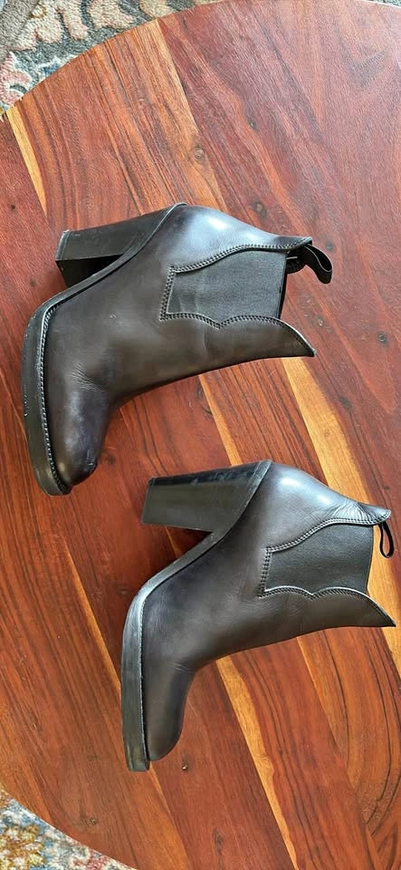 ACNE Black leather booties