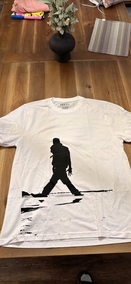 NEW Yeezy Graphic T-Shirt Size XX-Large