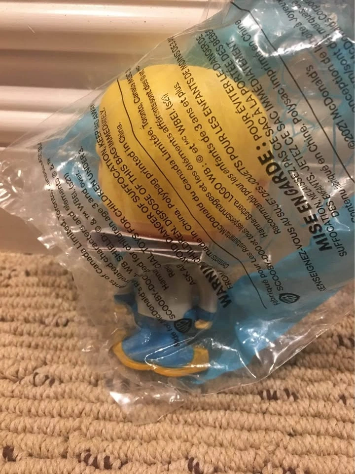 Scooby-Doo! Fred McDonalds Happy Meal Toy - photo 2