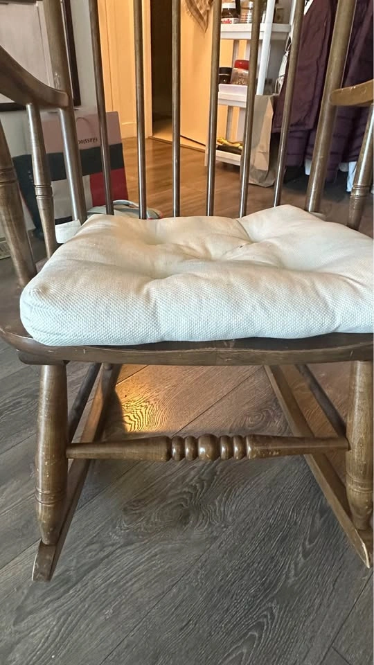 Wooden Rocking Chair - photo 2