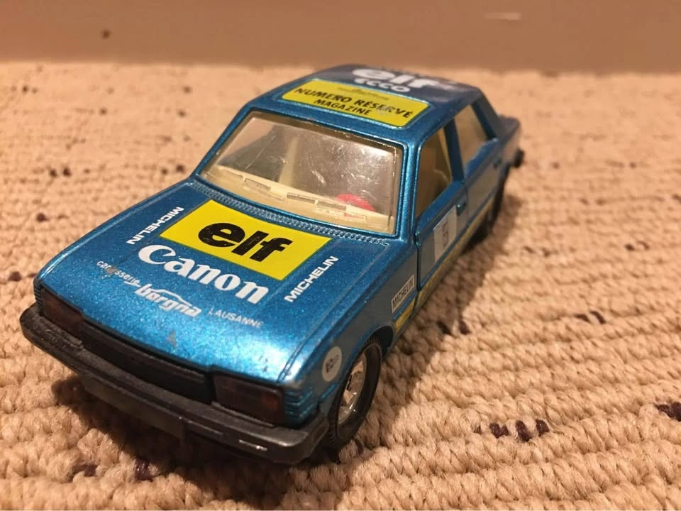 Matchbox Lesney Super Kings Peugeot 305 - photo 4