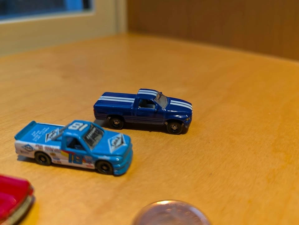 Micro Diecast Nascar Dodge Ram & Mustang Cobra - photo 5