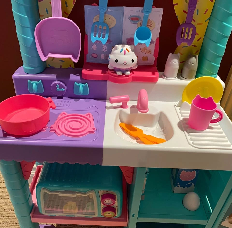 Gabby's Dollhouse Cakey Kitchen | South Surrey / White Rock - photo 3