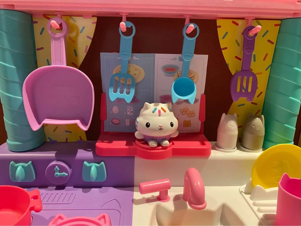 Gabby's Dollhouse Cakey Kitchen | South Surrey / White Rock - photo 4