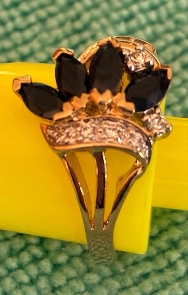 Vintage Style Marquise Cluster Statement Ring - Size 7.75 - photo 2