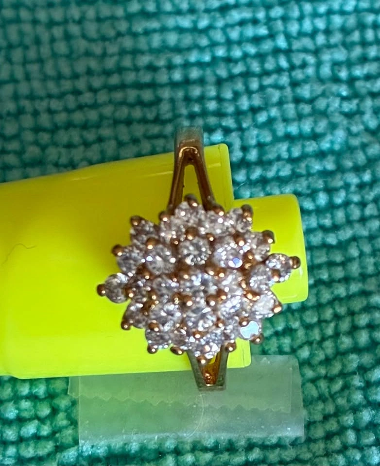 Vintage Gold-Toned Cluster Cocktail Ring – Size 8