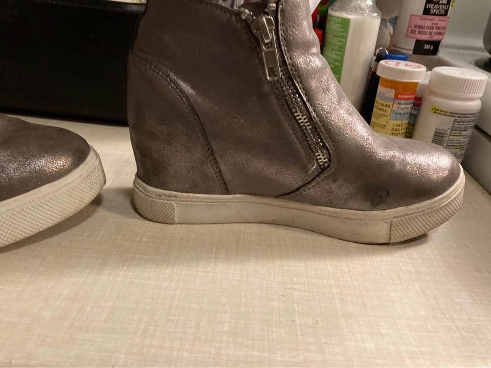 Hidden wedge heeled shoes for tween and up girls - photo 4