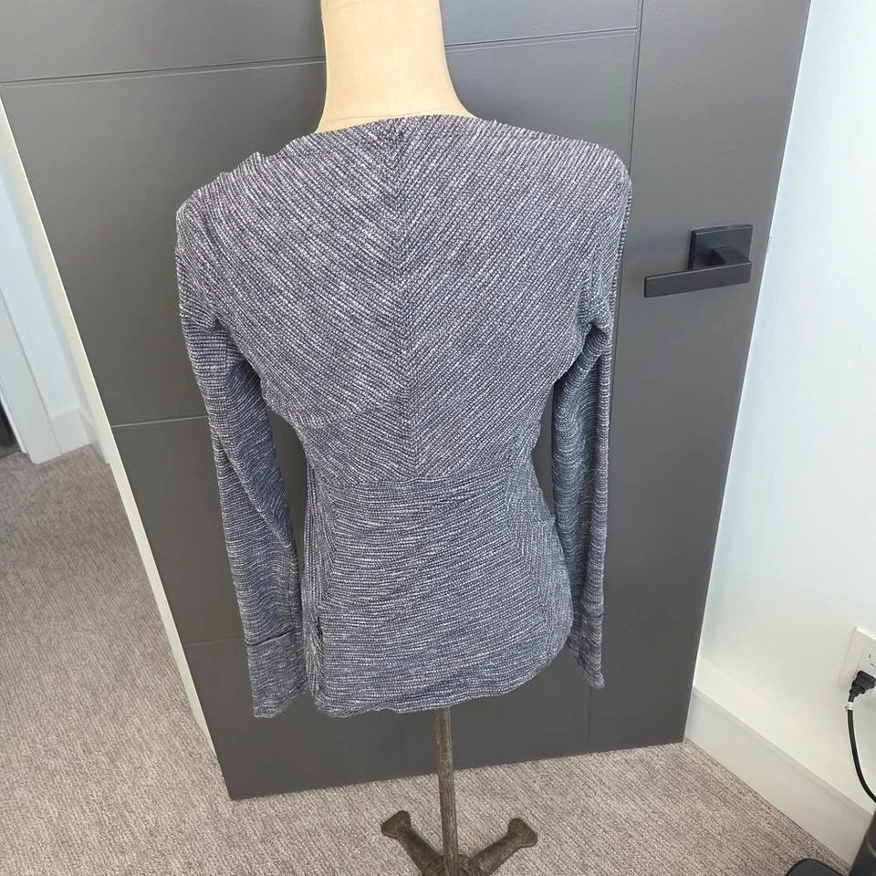Lululemon Kanto Catch Me Long Sleeve Women’s Size 6 - photo 5