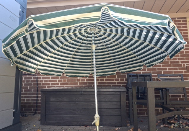Green and White Striped Crank Patio Umbrella - photo 2