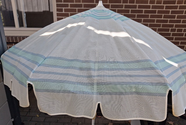 Striped Scalloped Patio Umbrella 8' - photo 2