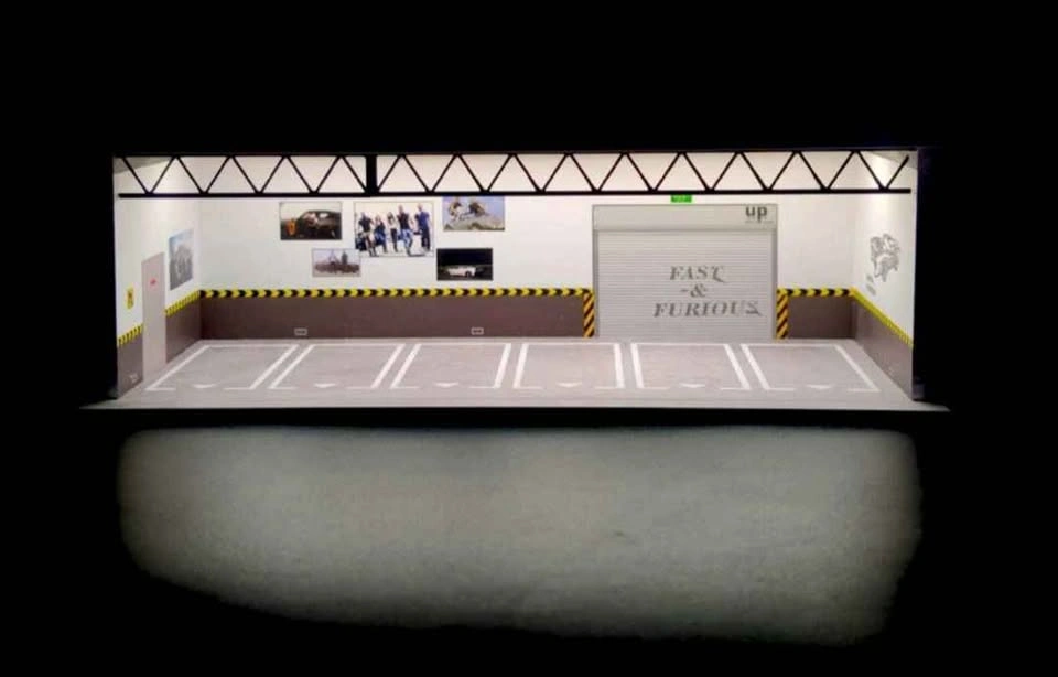 1:64 Scale Fast & Furious Car Display Parking Garage - photo 2