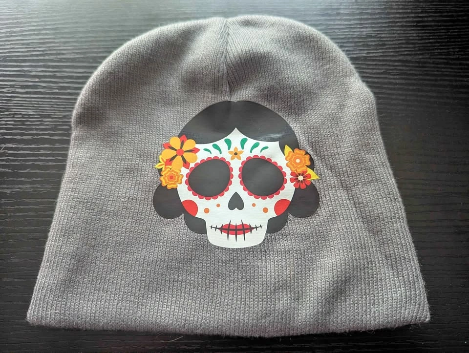 Kids Grey Knit Beanie – Sugar Skull Print
