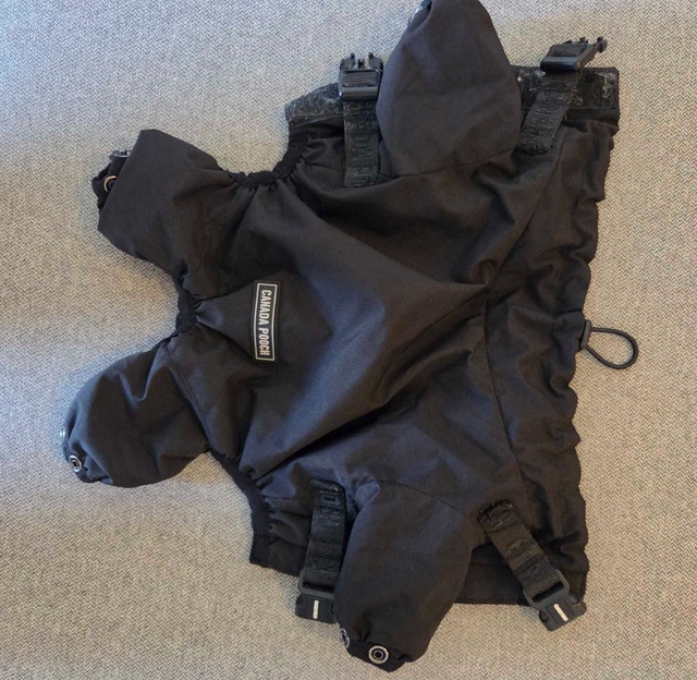Canada Pooch Size 8 Winter Dog Coat - photo 3