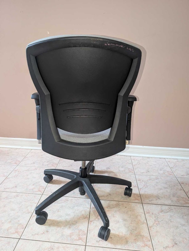Teknion Savera Synchro-Tilt Task Chair - photo 4