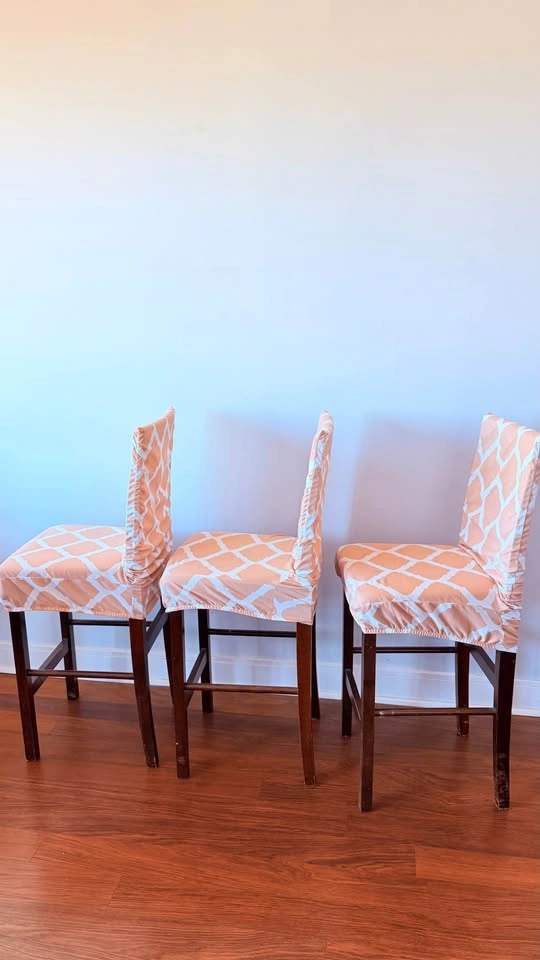 Set of 4 Wooden Bar Stools with Covers - photo 2