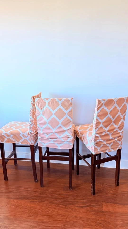 Set of 4 Wooden Bar Stools with Covers - photo 3