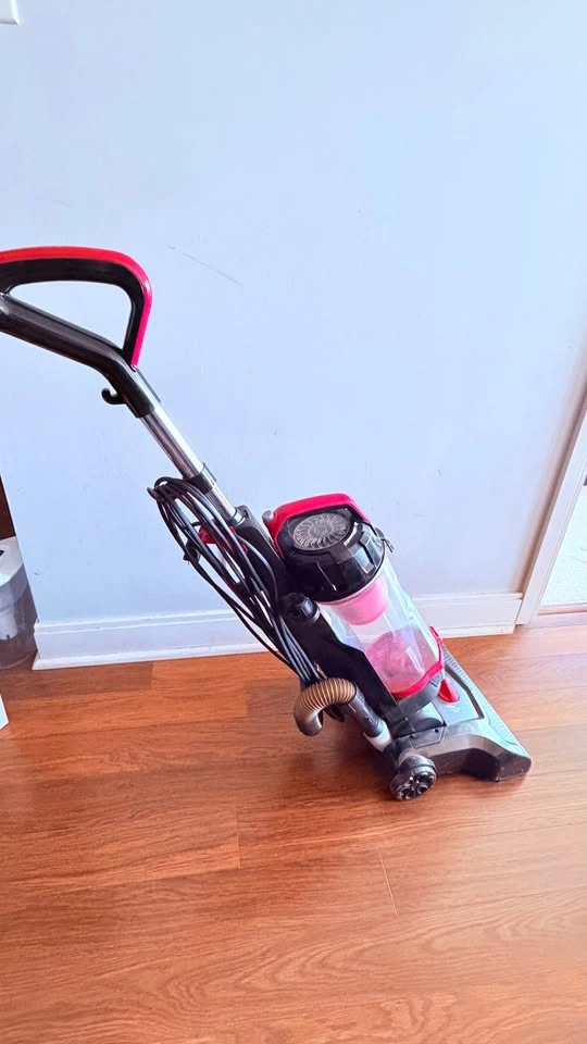 Eureka PowerSpeed Upright Vacuum - photo 5