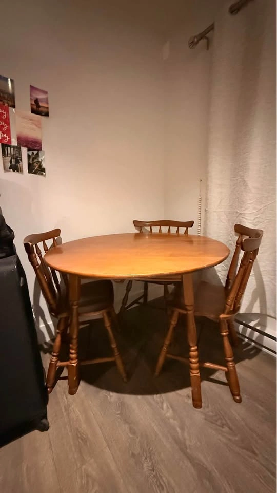 Wooden dining table with 4 chairs - photo 3