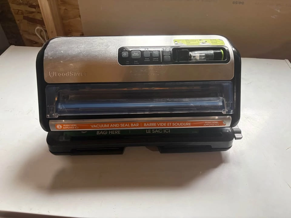 FoodSaver Vacuum Sealer - photo 2