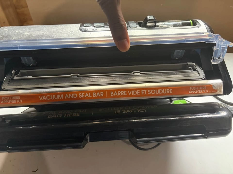 FoodSaver Vacuum Sealer - photo 4