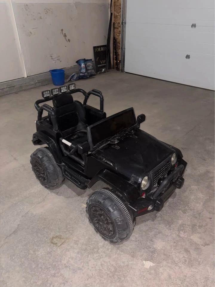 Black Kids Electric Ride-On Jeep - photo 2
