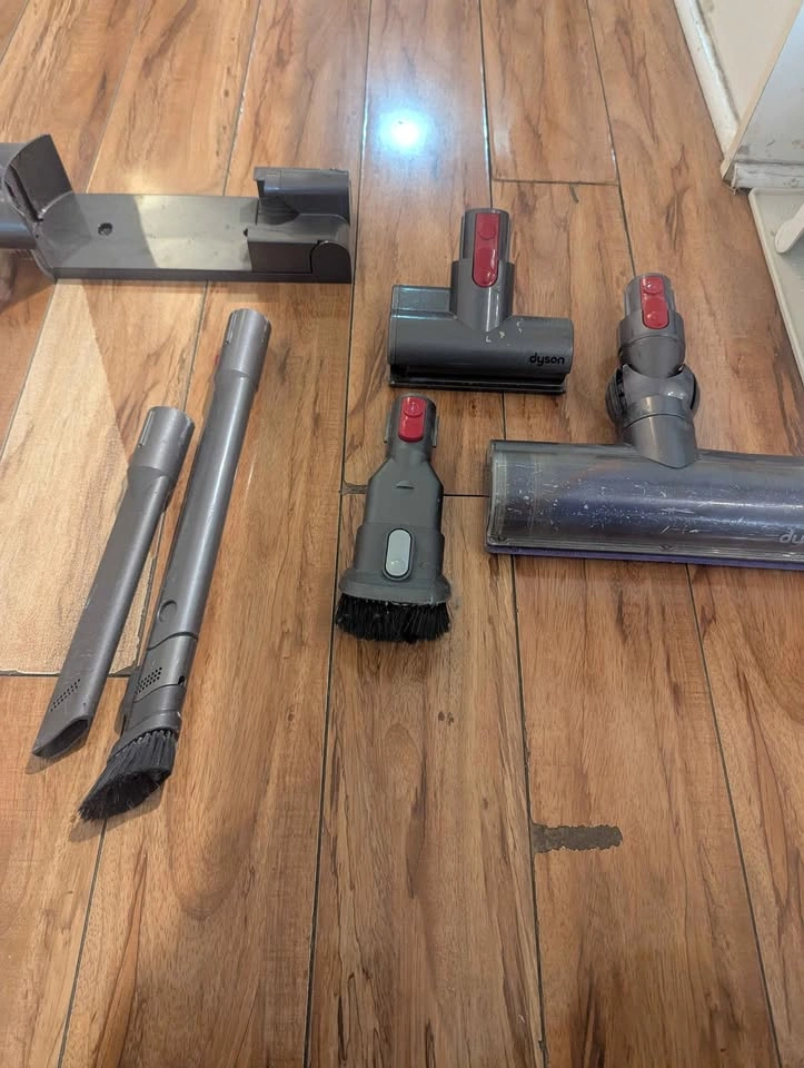 Dyson V7 Animal+ Cordless Vacuum - photo 3