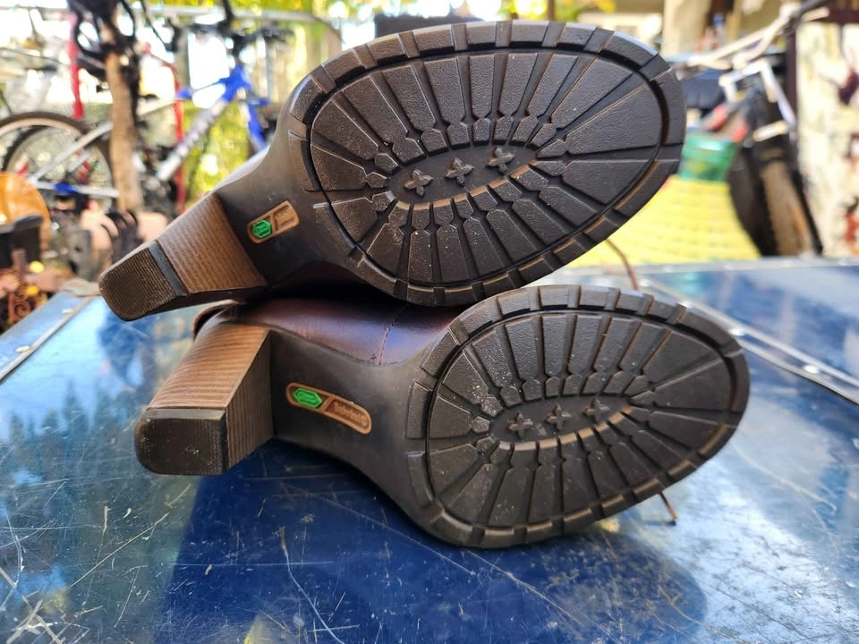 TIMBERLAND HEEL BOOTS - photo 4
