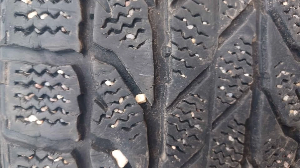 4 Winter 205/60/15 SALAMON TIRES $80 Total - photo 3