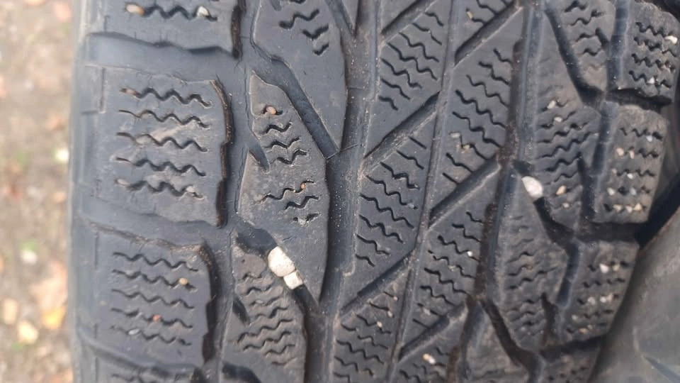 4 Winter 205/60/15 SALAMON TIRES $80 Total - photo 4