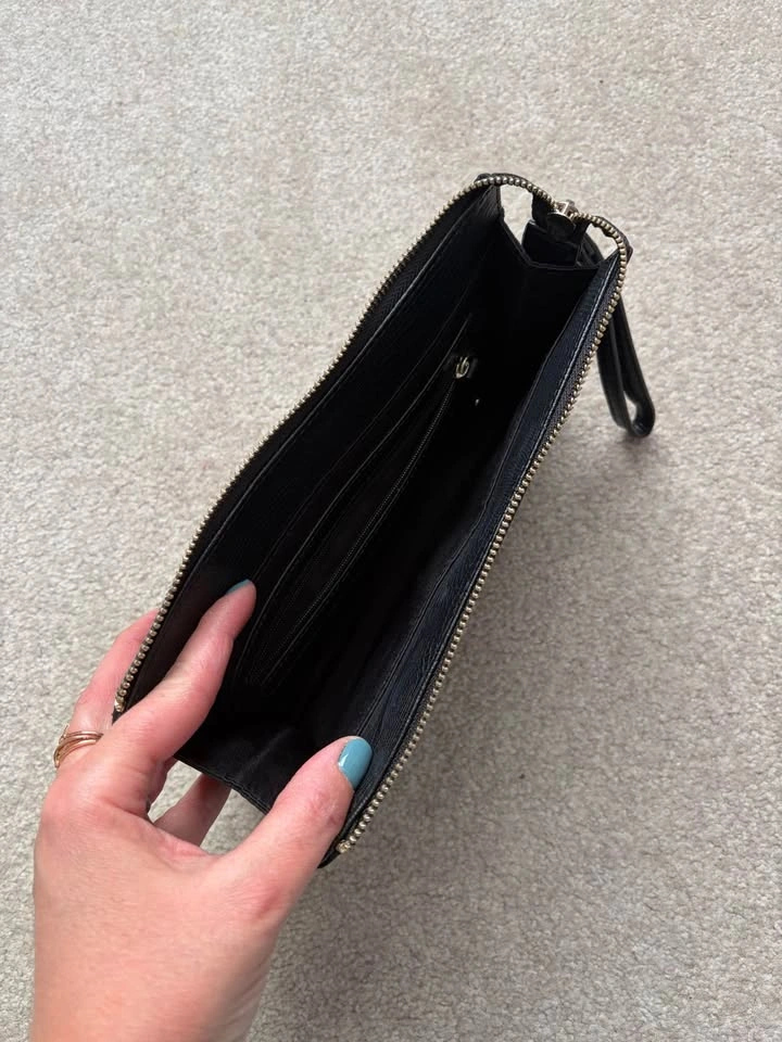 Guess Black Wristlet Clutch - photo 2