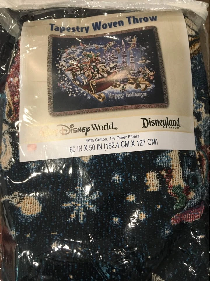 Disney holiday Christmas woven throw blanket - photo 2