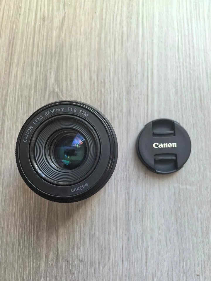 Canon RF 50mm F1.8 STM Lens - photo 2