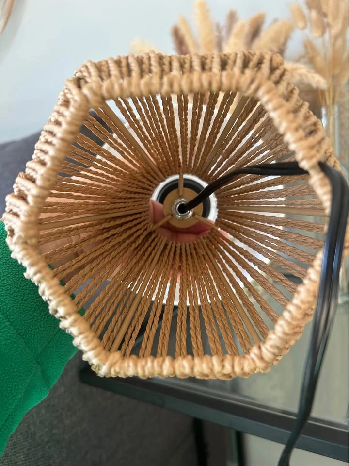 Corded rattan table lamp - photo 5