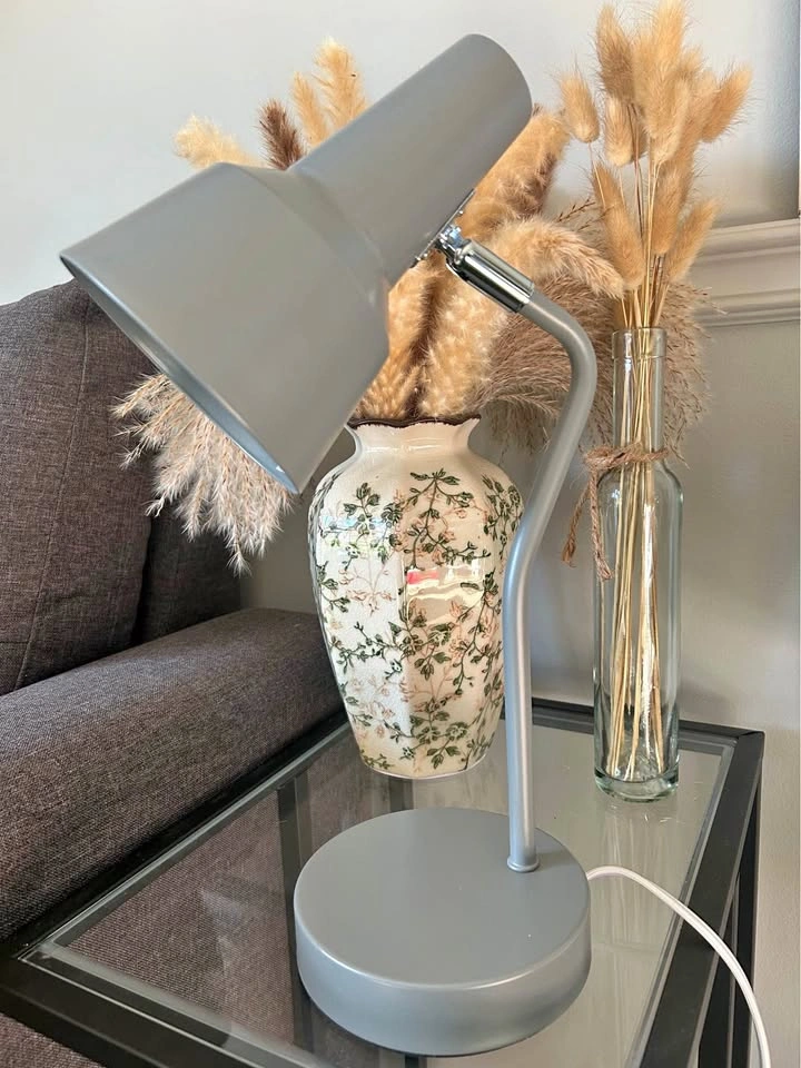 Corded metal table lamp - PLS READ DESCRIPTION