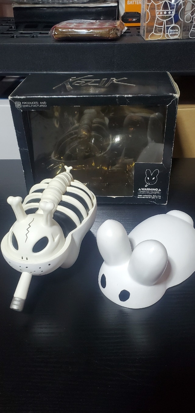 Medicom Toy Frank Kozik Smorkin Labbit White Bone Bunny Figure
