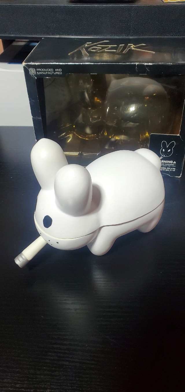 Medicom Toy Frank Kozik Smorkin Labbit White Bone Bunny Figure - photo 2