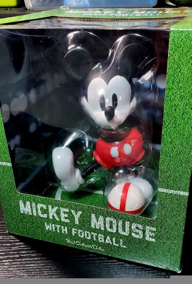 VCD MICKEY MOUSE WITH FOOTBALL (ENGLAND) - photo 2