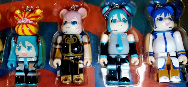 Be@rbrick MIKU 100% Key Chain - photo 2