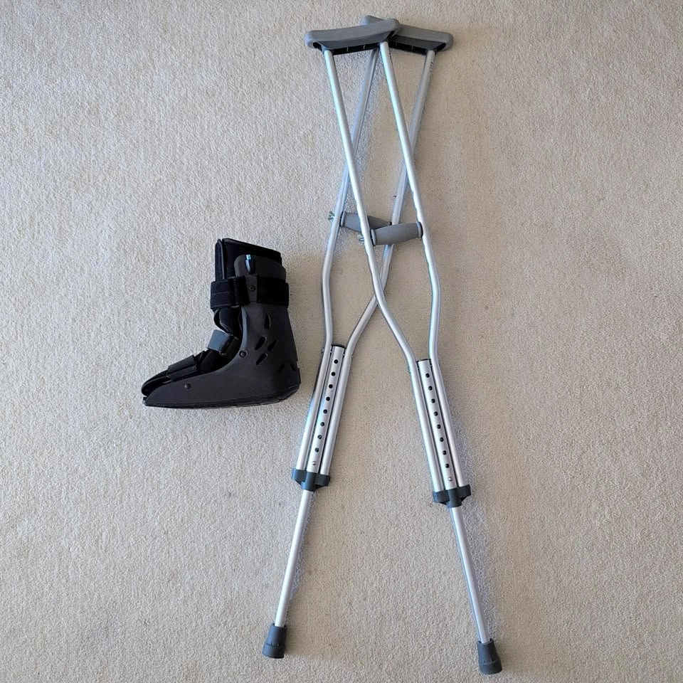 Crutches & Air Pump Medical Walking Boot - Bambi Legs Bundle