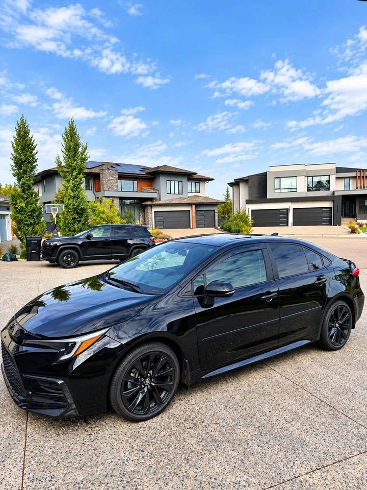 2024 Toyota Corolla - photo 2