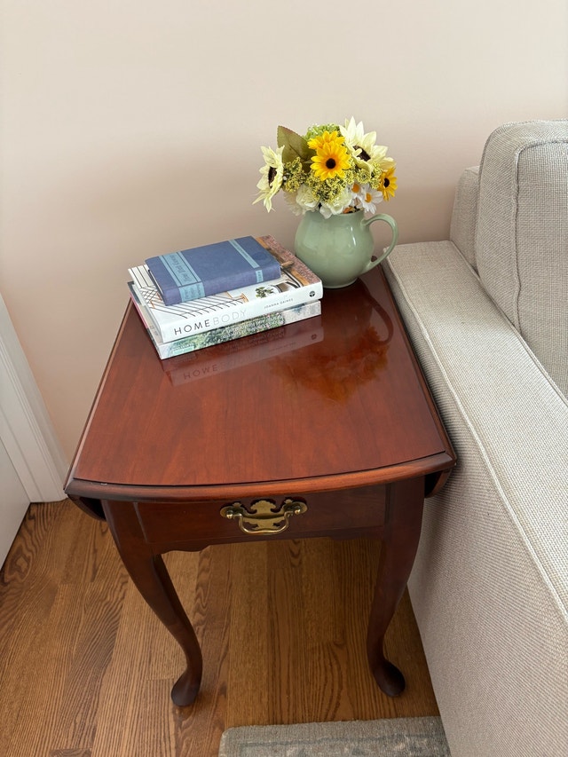 Vintage Drexel Heritage Mahogany Side Table - photo 2