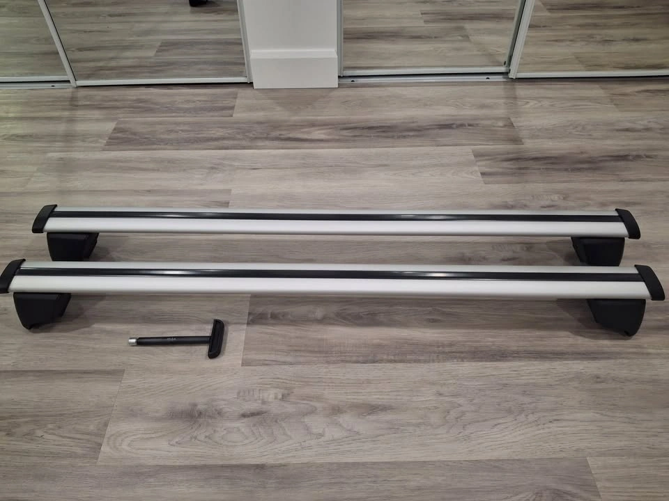 Audi Q5 Roof Rack Cross Bars — Genuine Audi, Never Used - photo 3