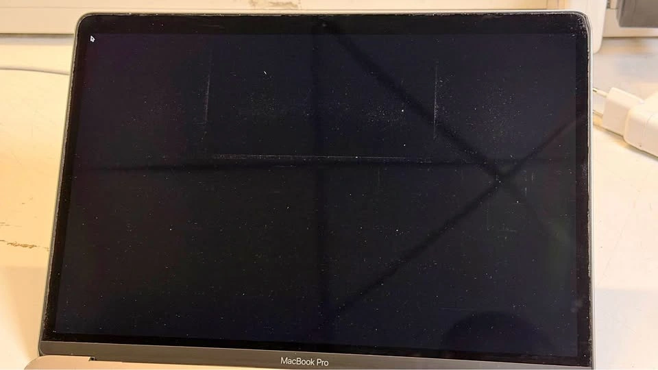 MacBook Pro 13" M1 2020 Space Gray — Fully Working, 100% Battery