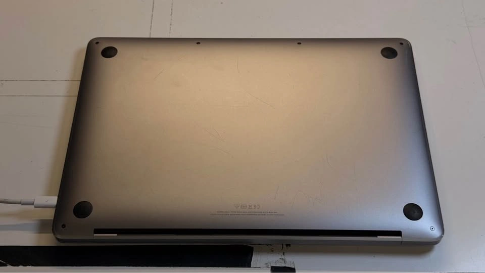 MacBook Pro 13" M1 2020 Space Gray — Fully Working, 100% Battery - photo 3