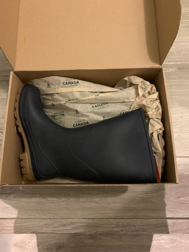 Kamik Women’s Rainboots - Size 9 - photo 3