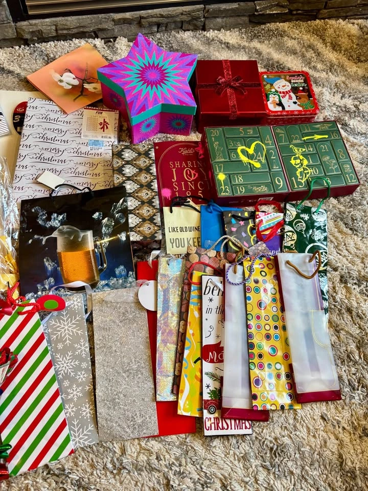 Various empty gift boxes, bows & bags as pictured-$10 takes all - photo 3
