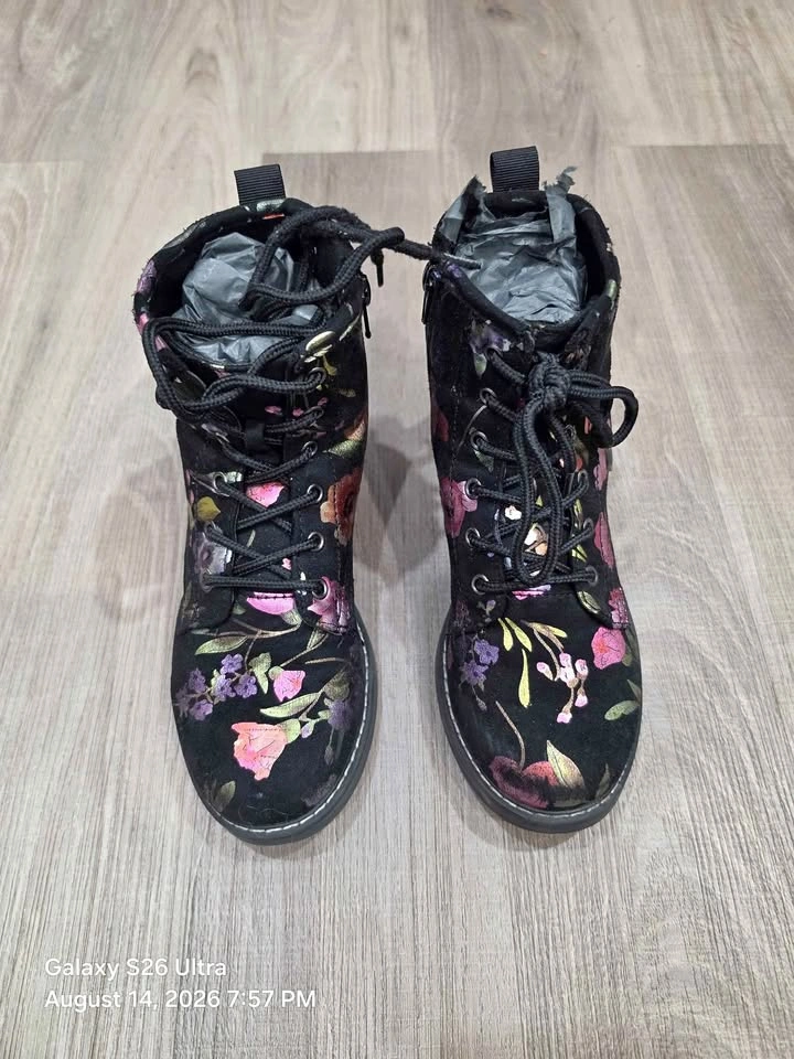 Steve Madden Floral Combat Boots size 3