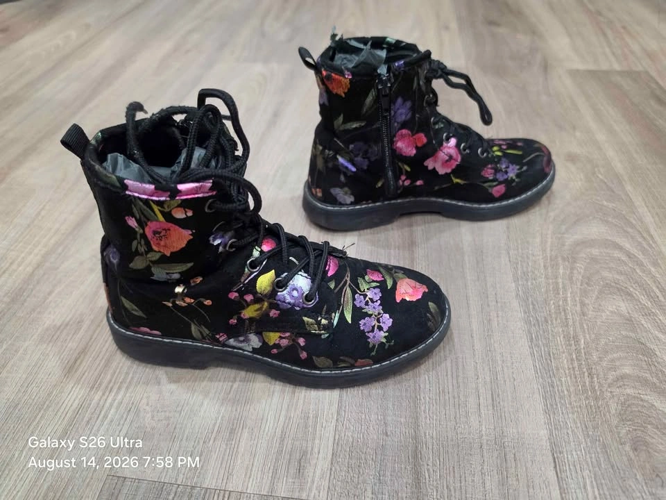Steve Madden Floral Combat Boots size 3 - photo 2