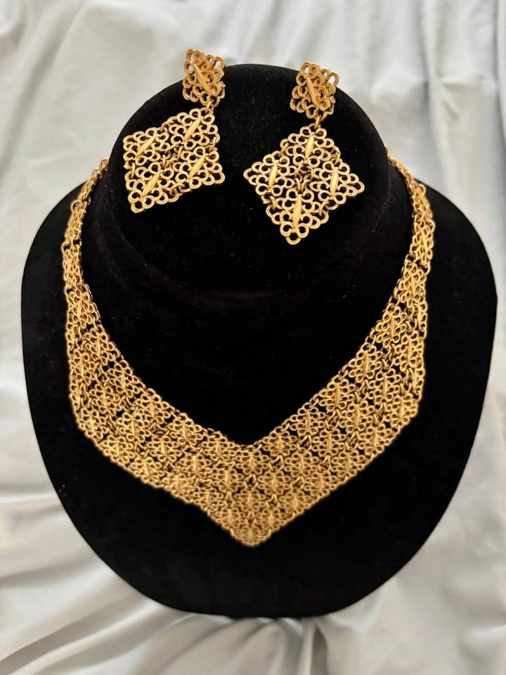 Vintage Gold-Tone Filigree Necklace and Earring Set - photo 2