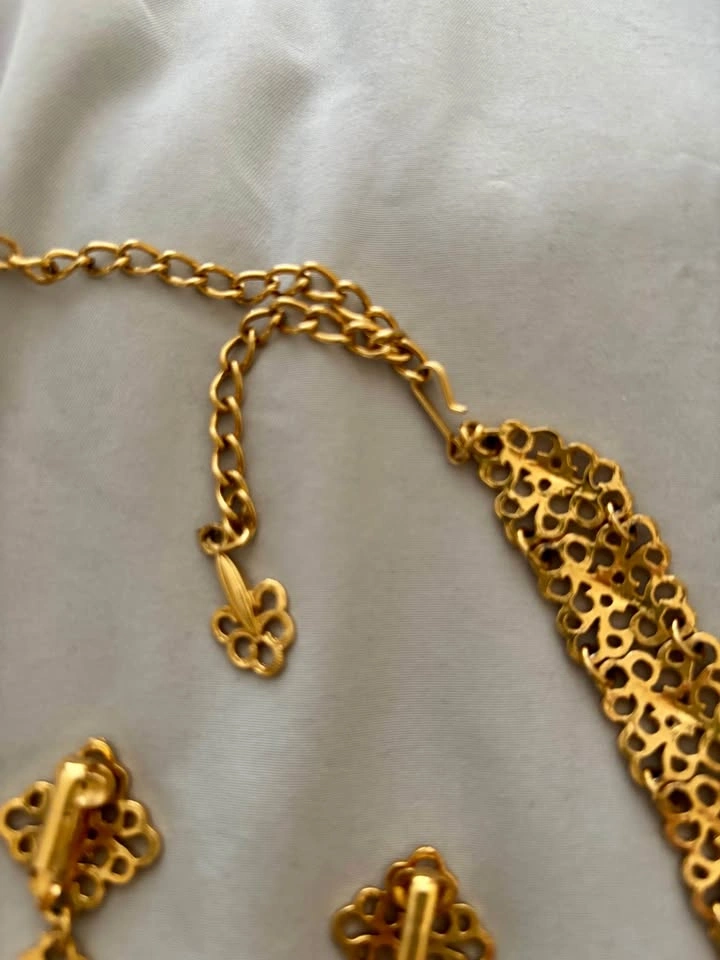 Vintage Gold-Tone Filigree Necklace and Earring Set - photo 5